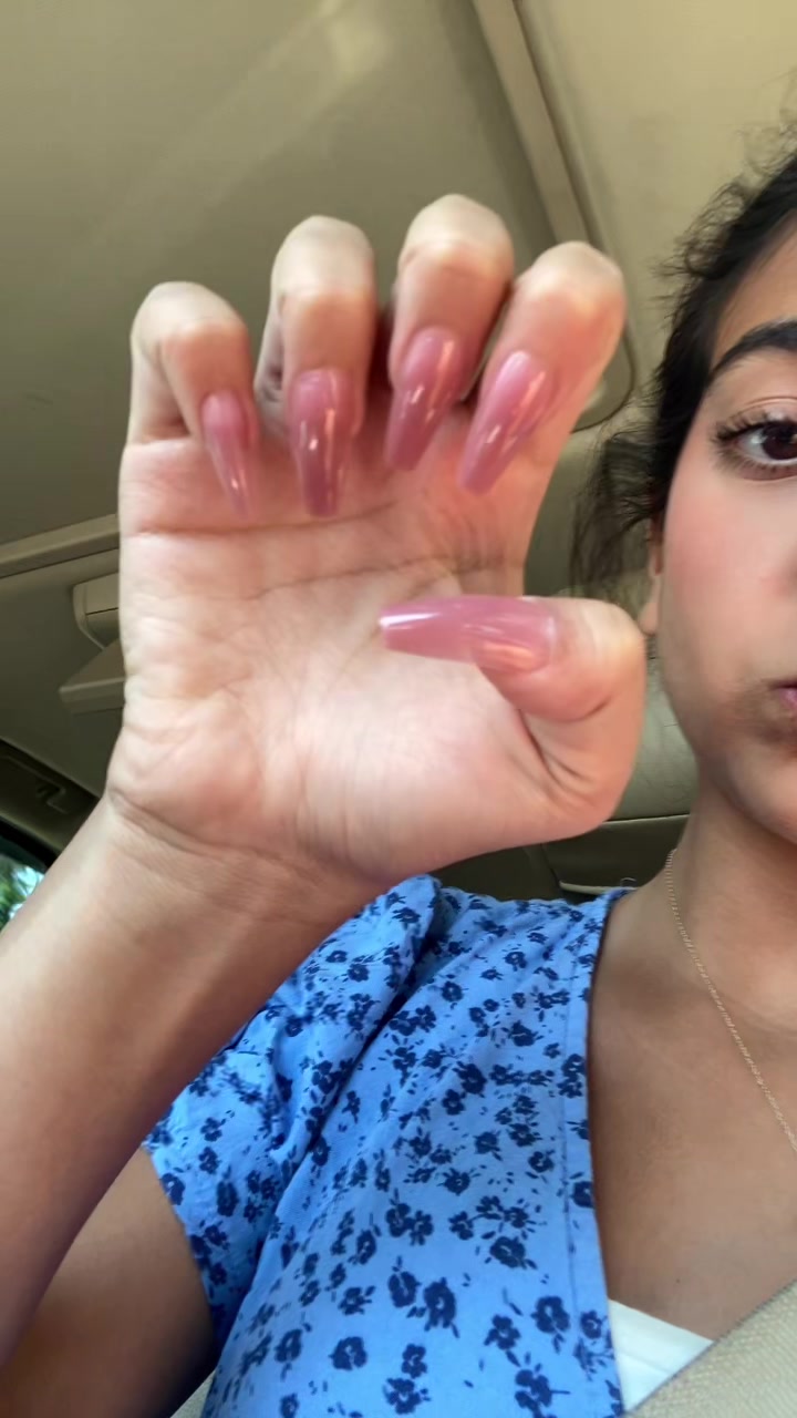 @iambella
