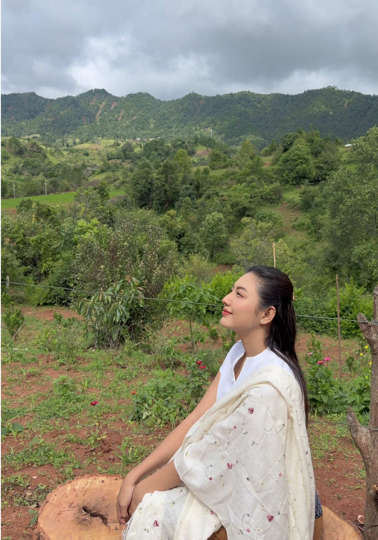 @May Myint Mo Official