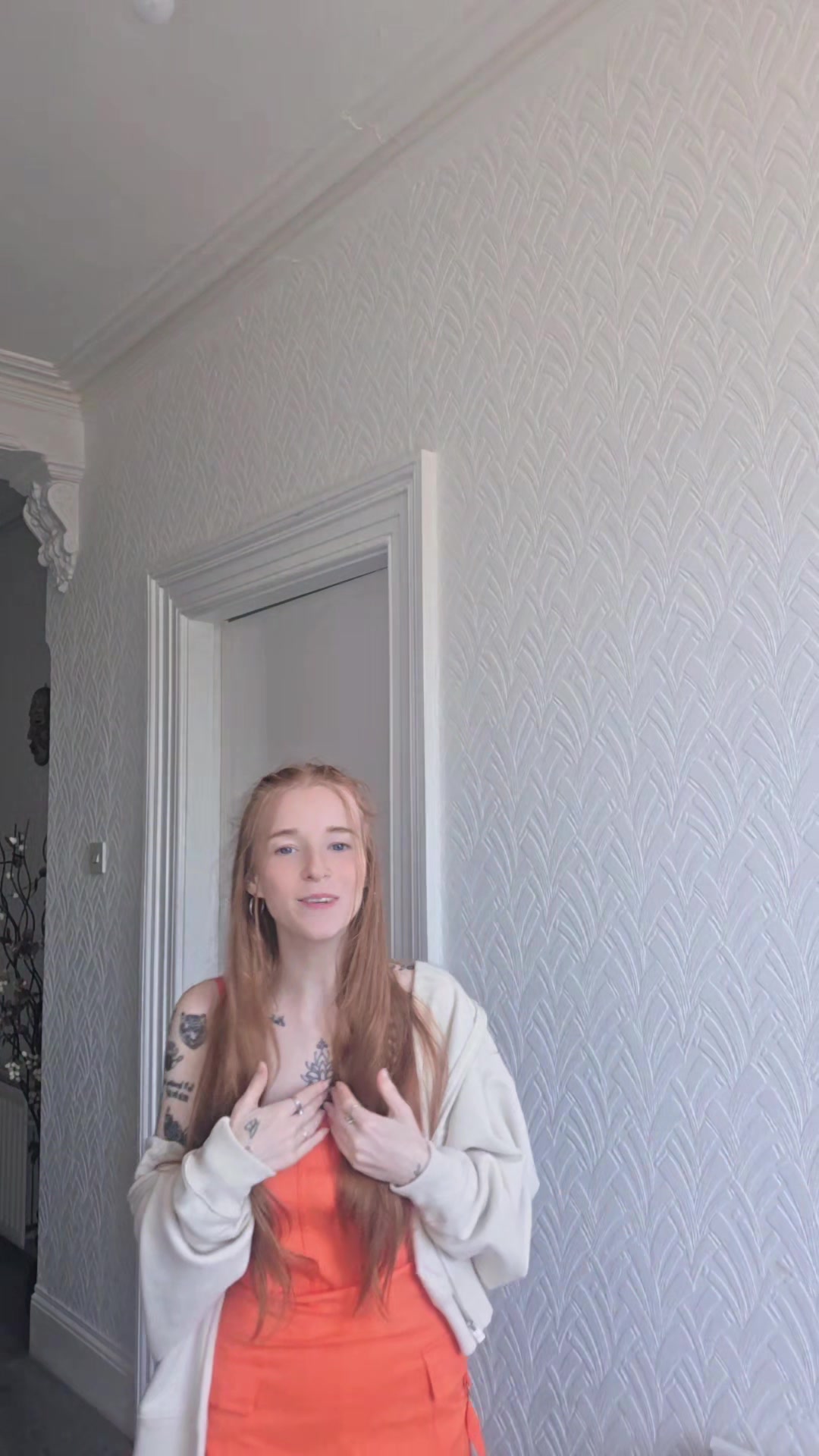 @LilRedCanvas