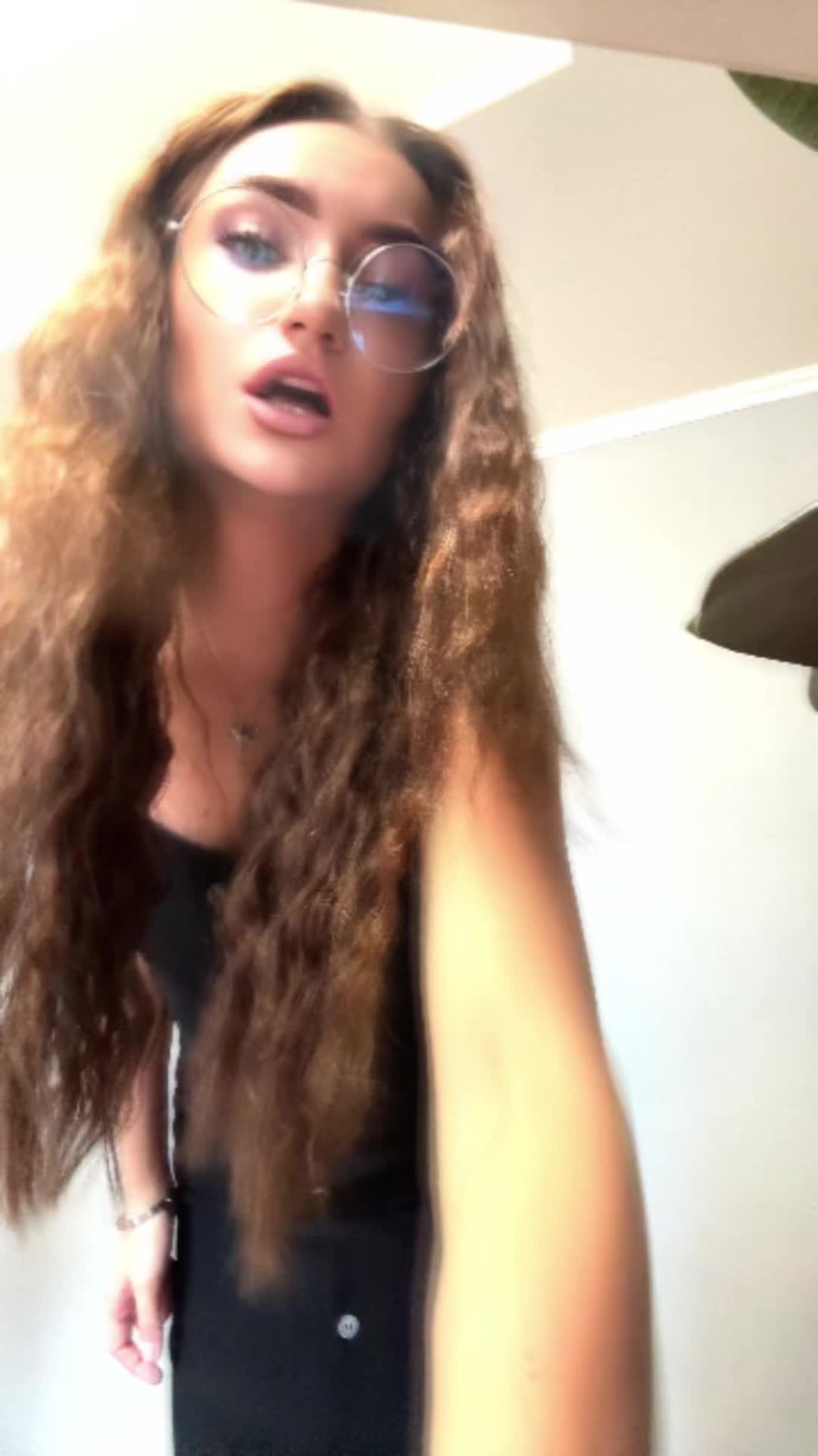 @•🌸𝓚𝓪𝓽𝓮𝓻𝓲𝓷𝓪🌸•