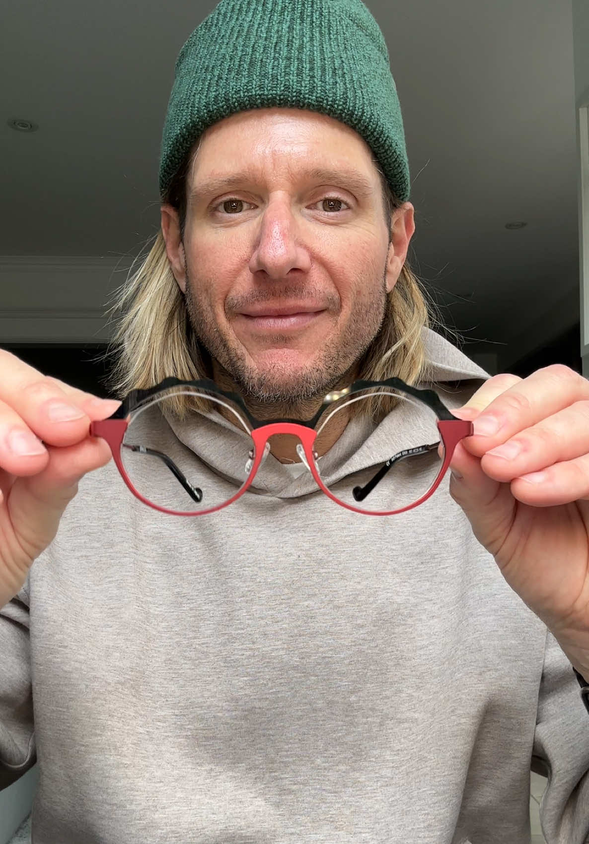 @Stevewearsglasses