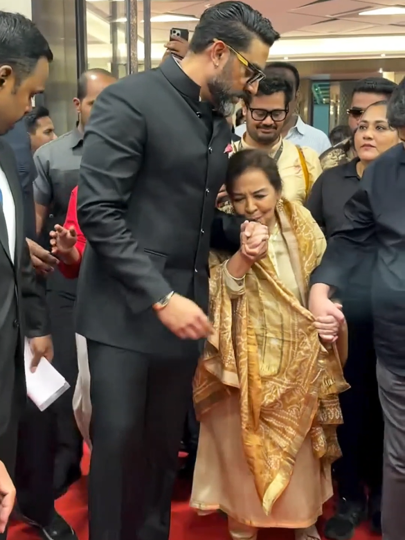 @Abhishek Bachchan Fans