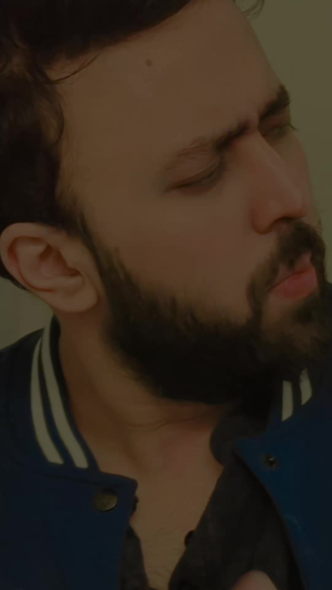@𝘍uzz