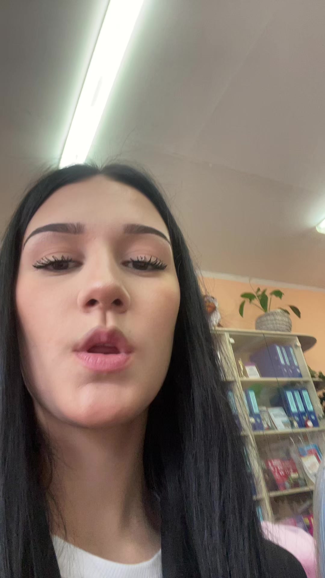 @брюнетка