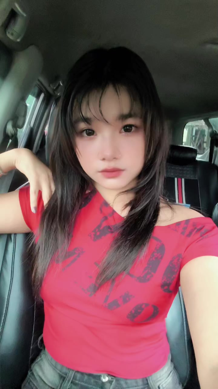 @Mãy🐼