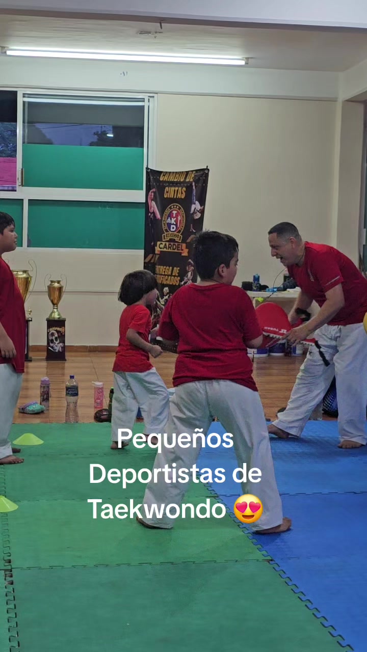 @Lupita V&eacute;lez &uacute;nica