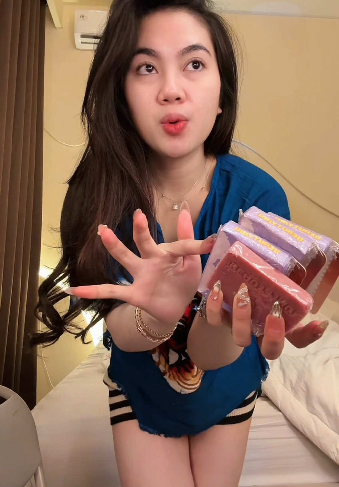 @AGNESSTANIA