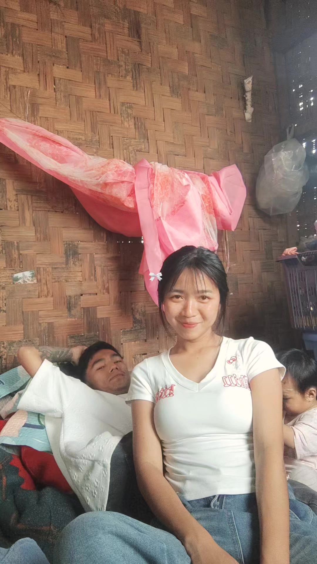 @shweyeehnin