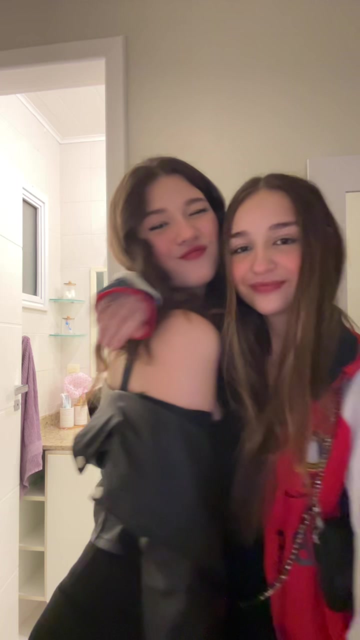 @𝒻𝓁ℴ𝓇𝒶 ✾