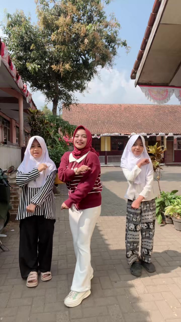 @BuGuruHelda🧕🏻👩🏻🏫