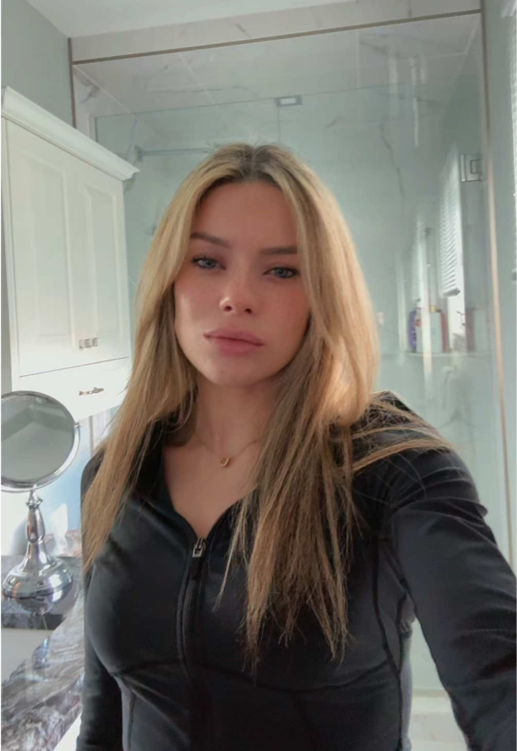 @theblondevampiree