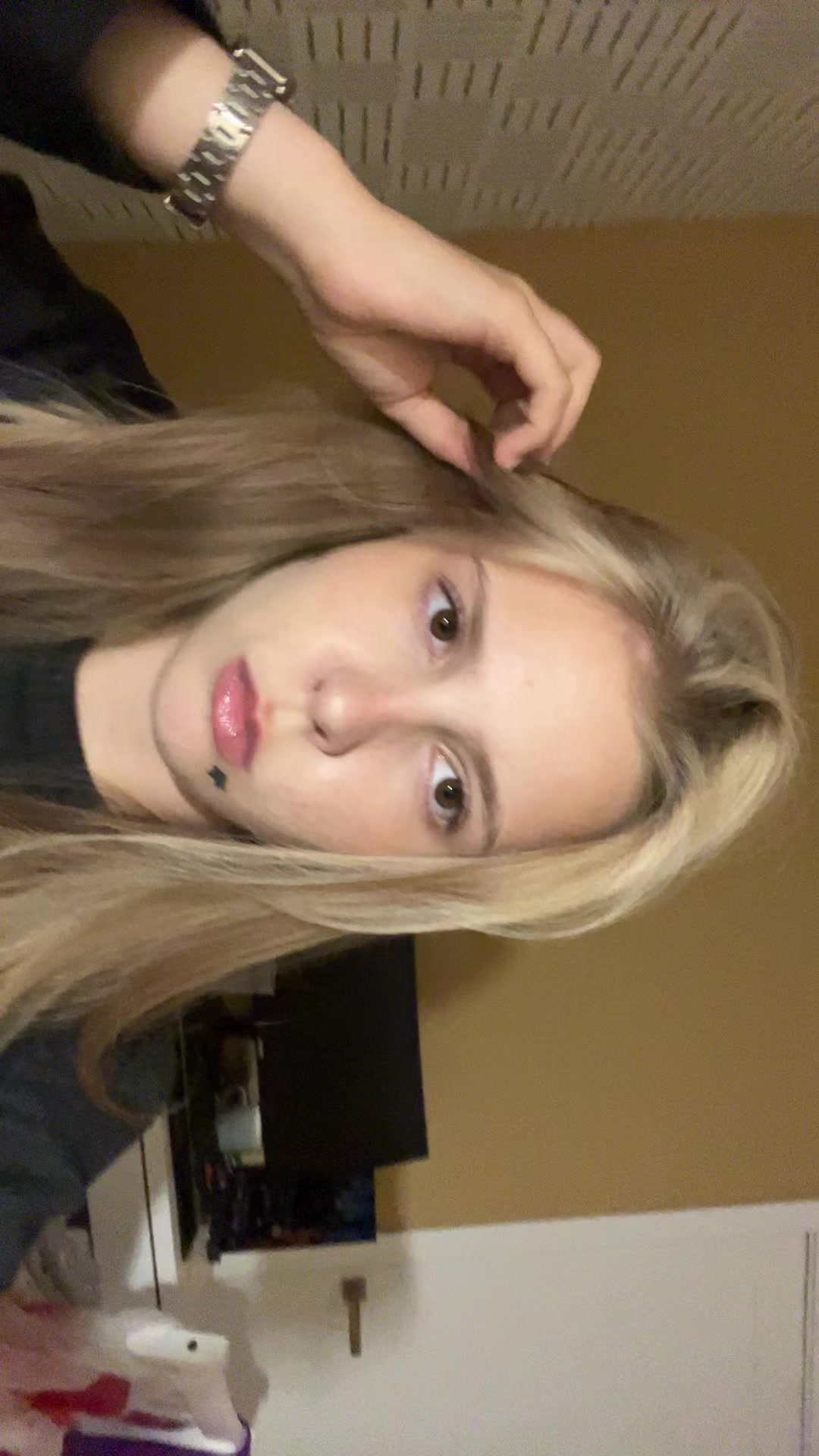@𝐠𝐨𝐬𝐬𝐢𝐩 𝐠𝐢𝐫𝐥