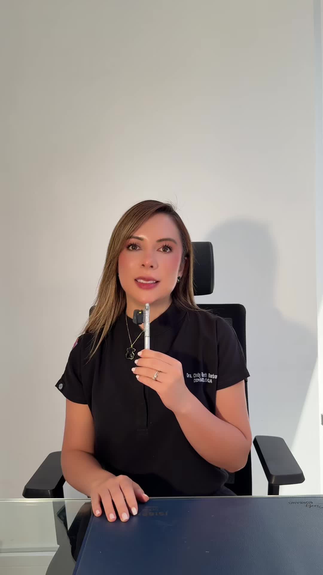 @Dermat&oacute;loga Cindy Burbano
