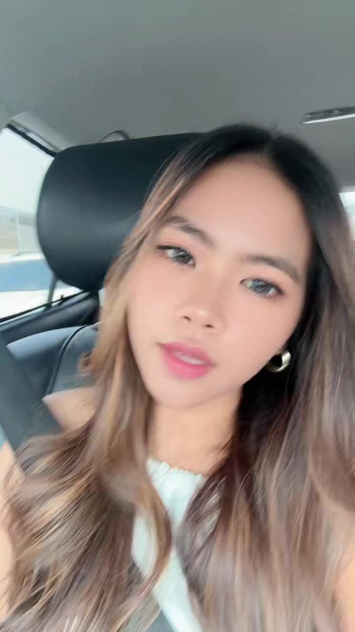 @yuni_karthika