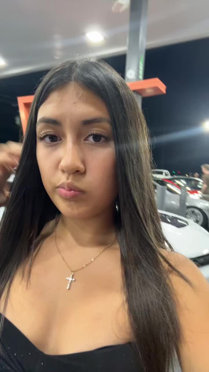 @⊱✿⊰