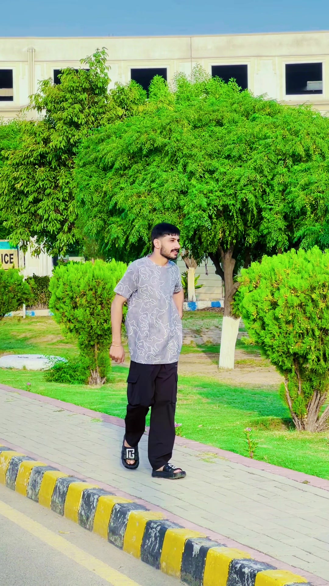 @ملک کاشف💯🦅