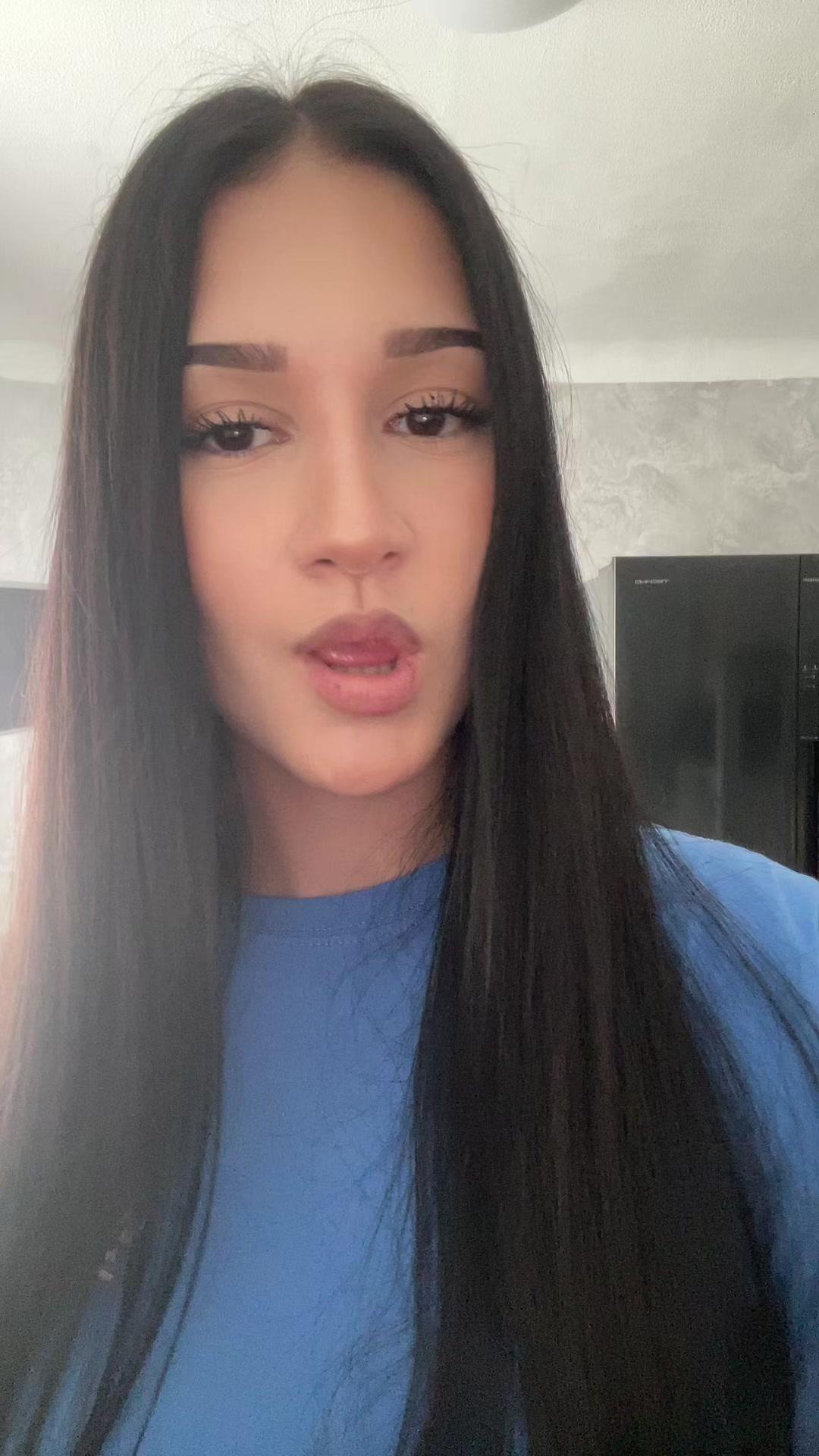 @брюнетка