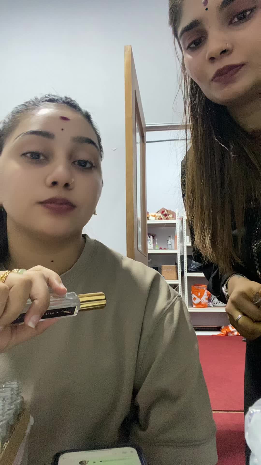 @11 : 04🖤🪽