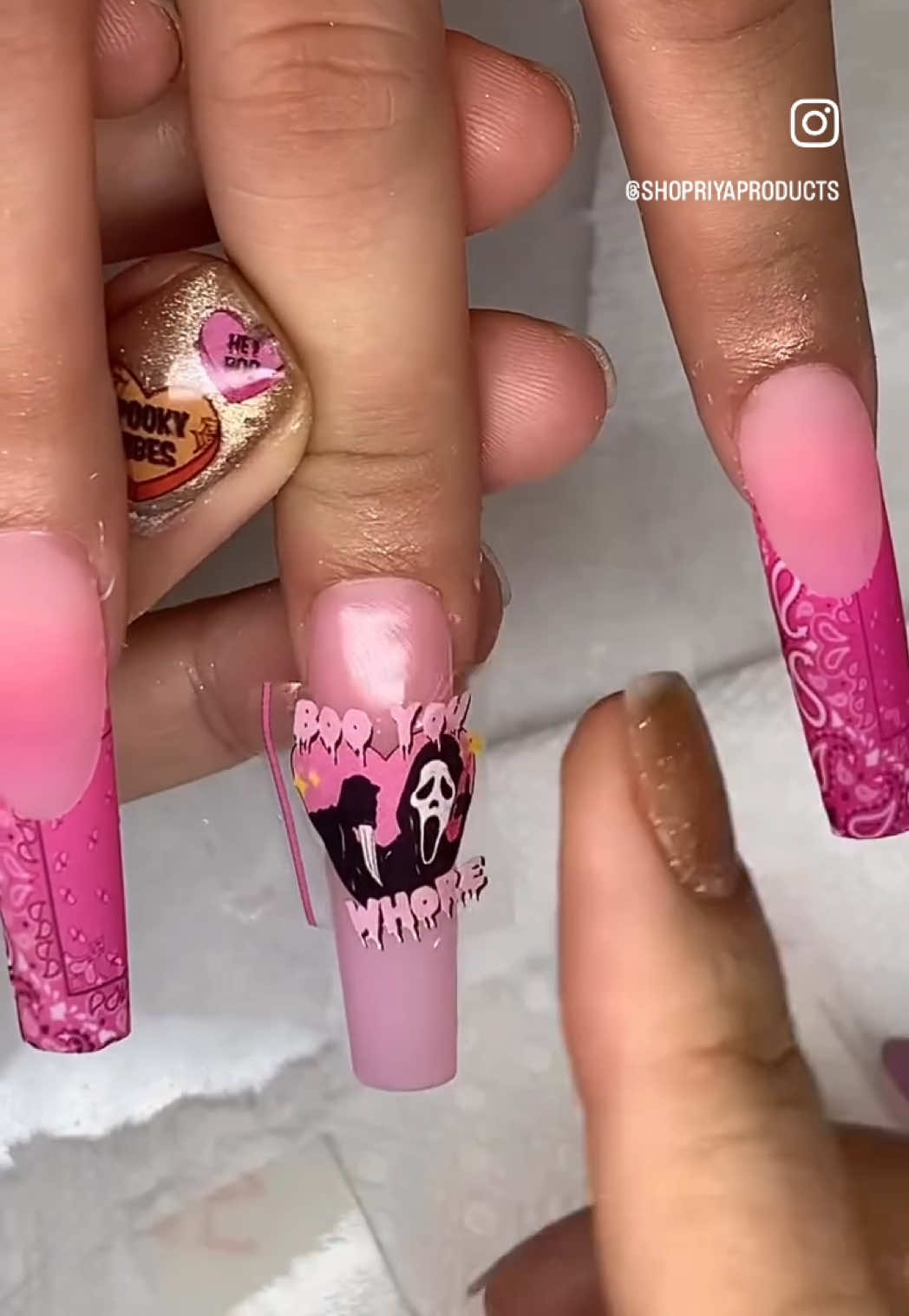 @Riya's Nails