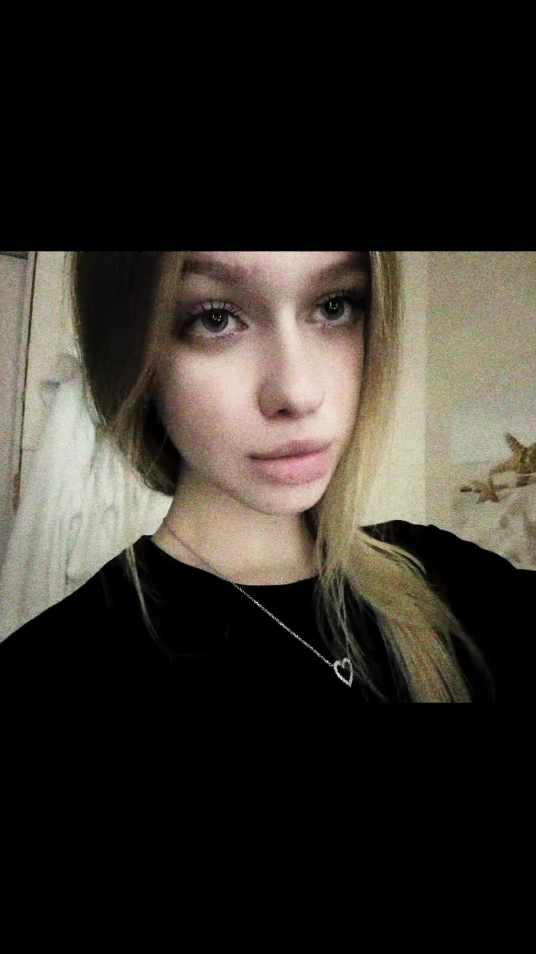@𝒟