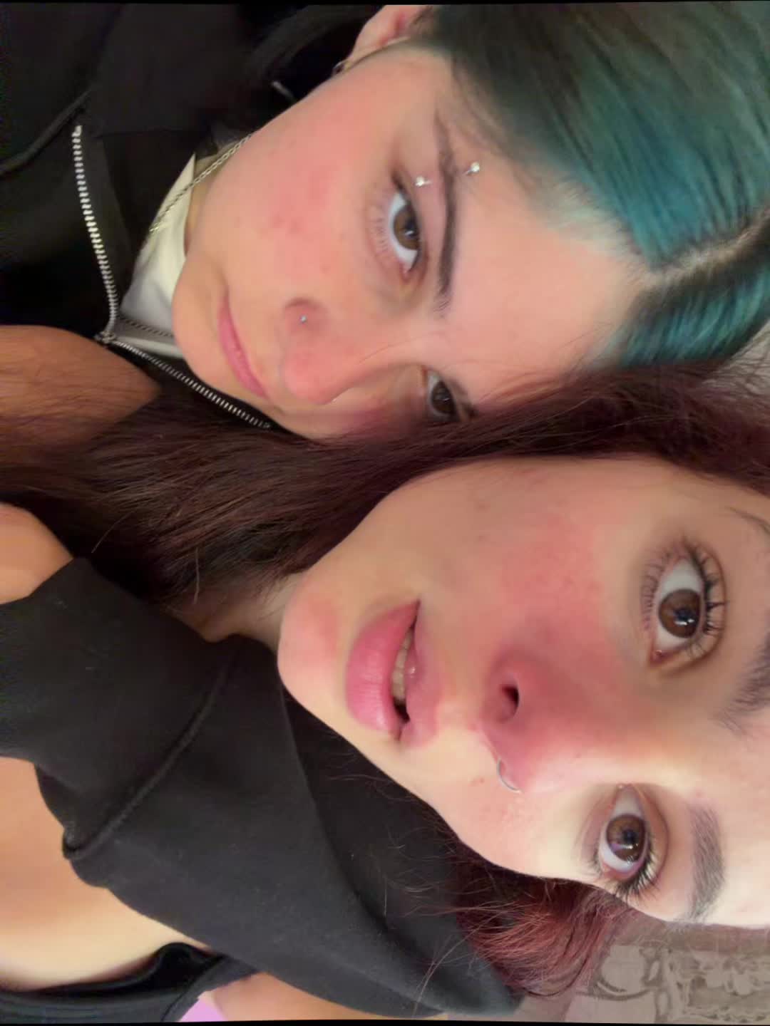 @🐰🐰