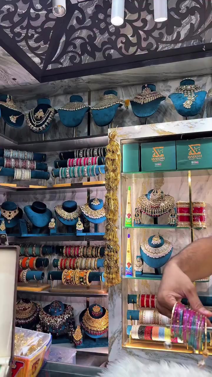 @Makkah bangles store