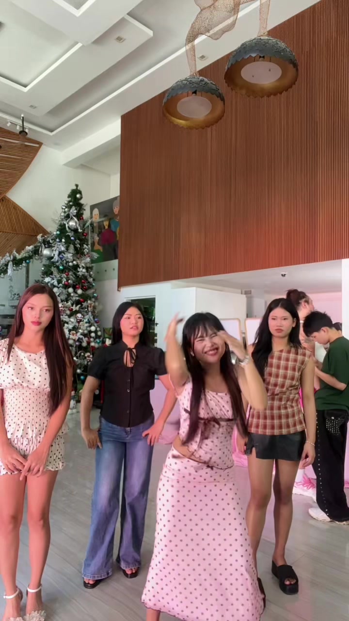 @Neneng G