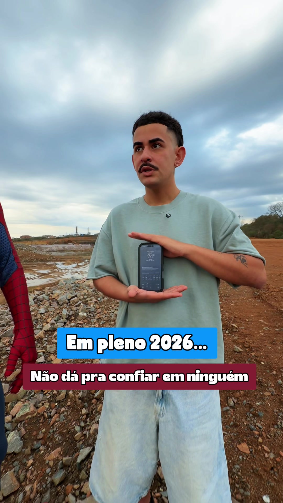 @homemaranha_bage