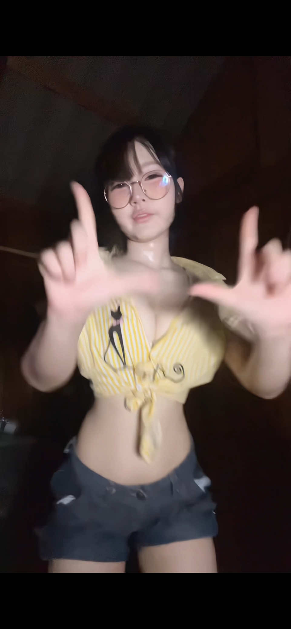 @Kanyarattweetie
