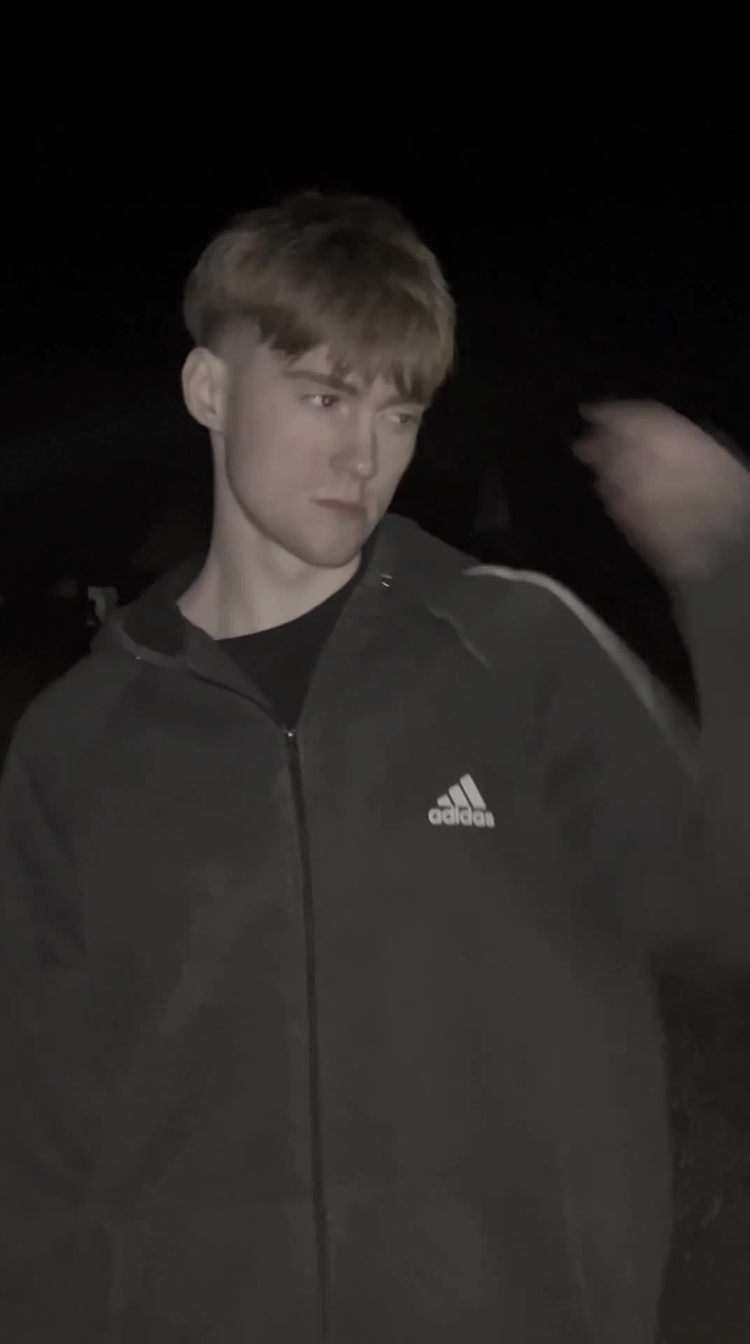 @Ŧøŋy