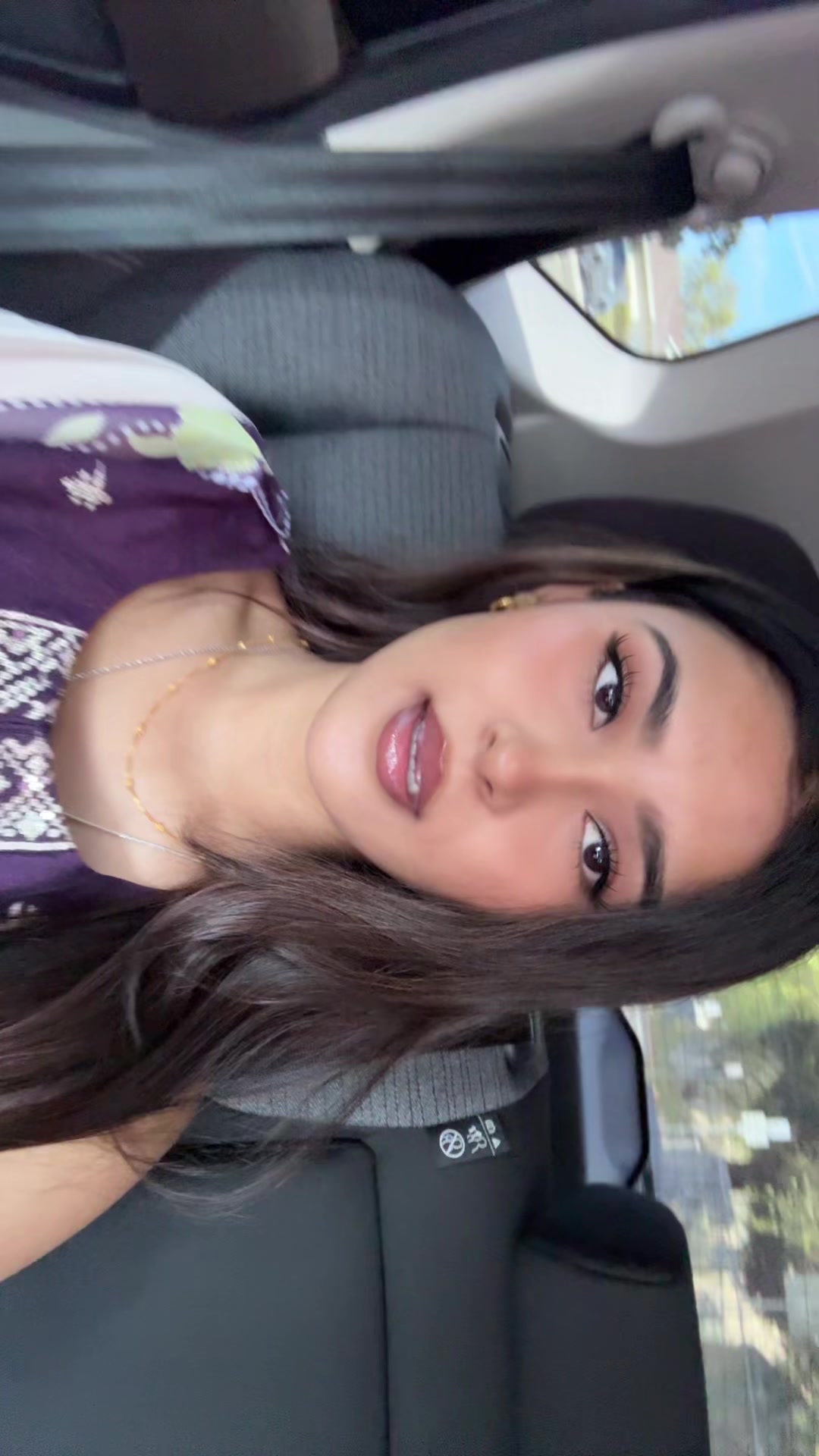 @Simran🖤