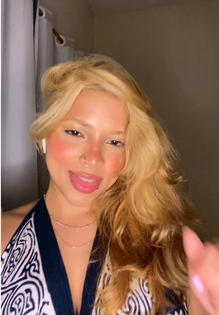 @mchelynz