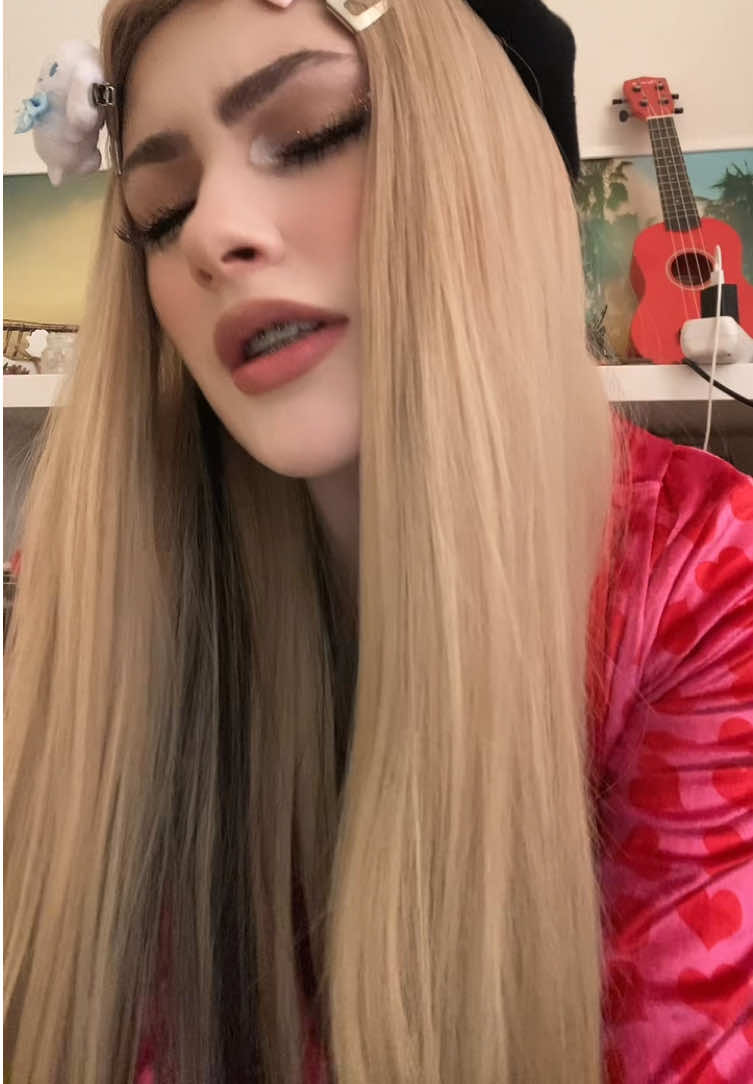 @_littleannenkova