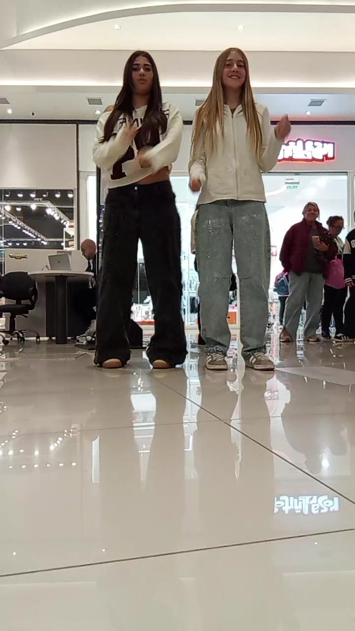 @꧁༺ᏞuᎠmᎥ༻꧂