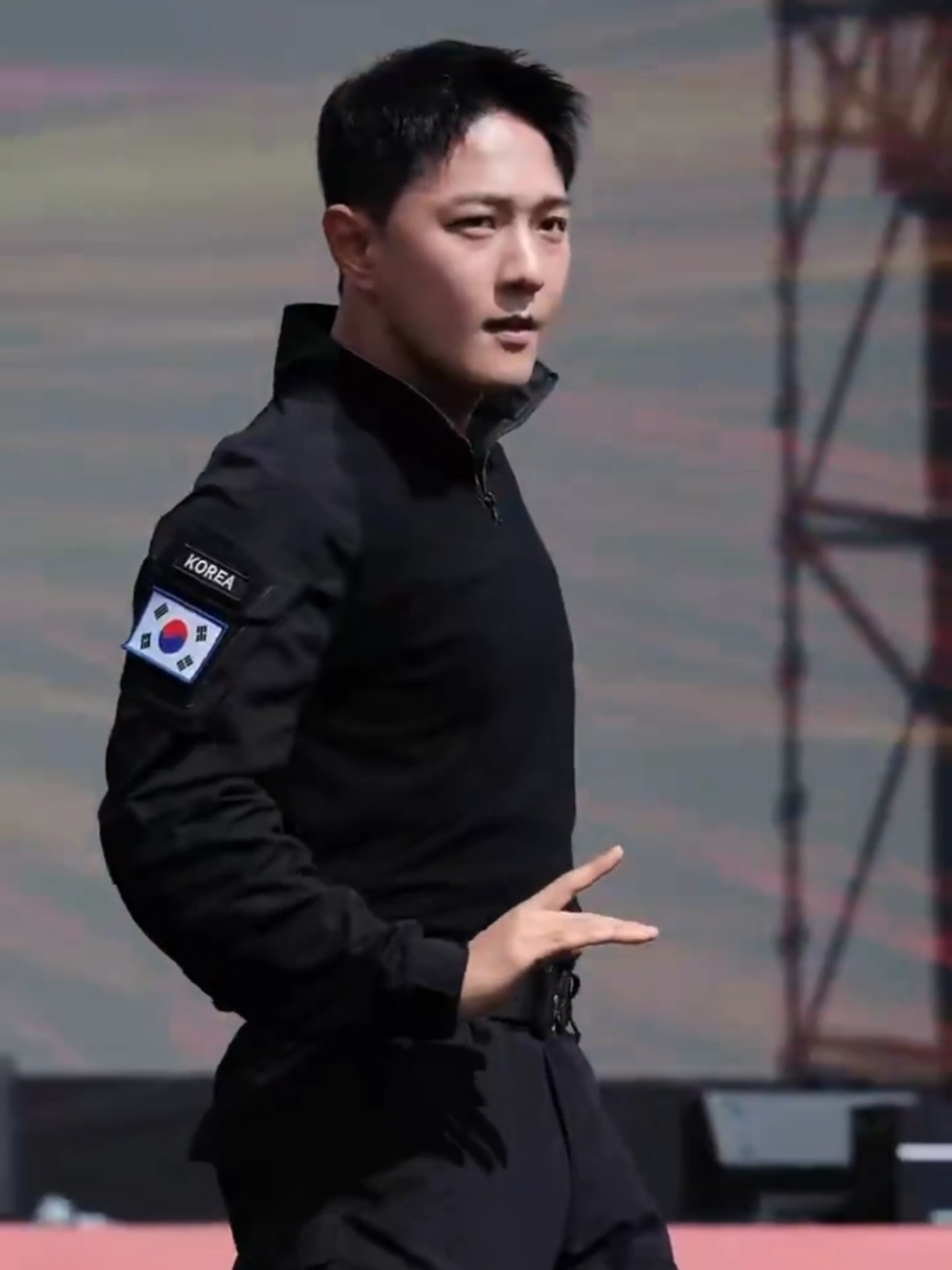 @DKingWorldwide ๐ฆ DK iKON ๐พ
