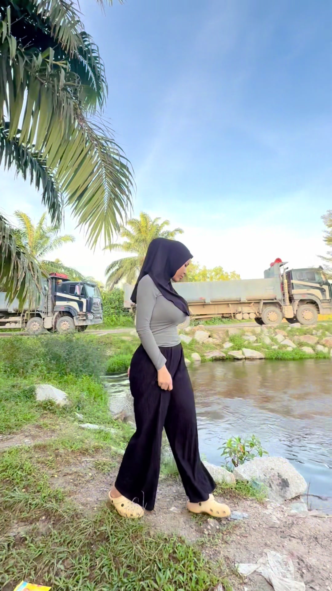 @Mia_Razak9