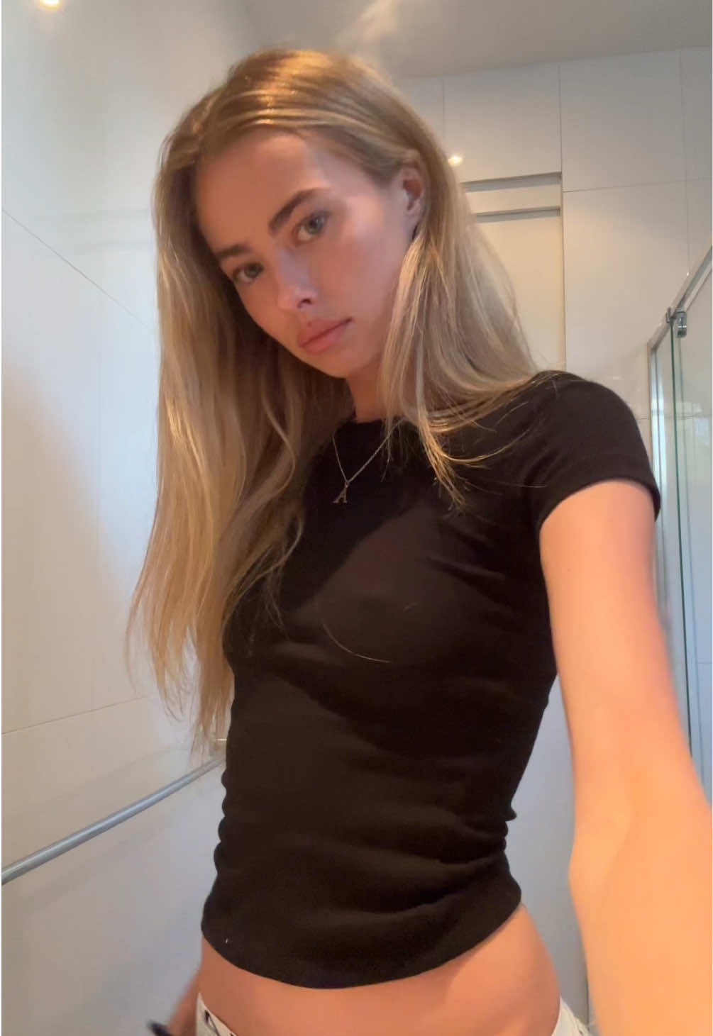 @Ava