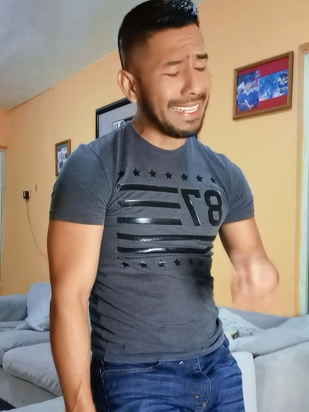 @Gil García