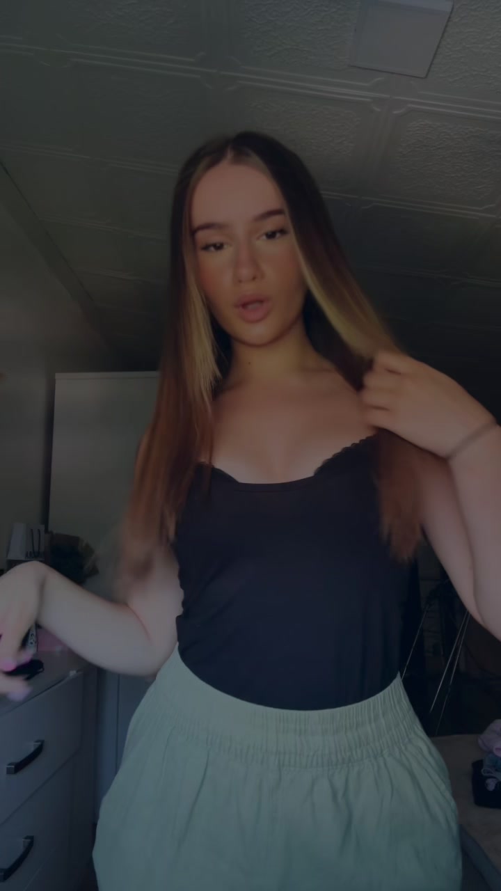 @𝓗🦈