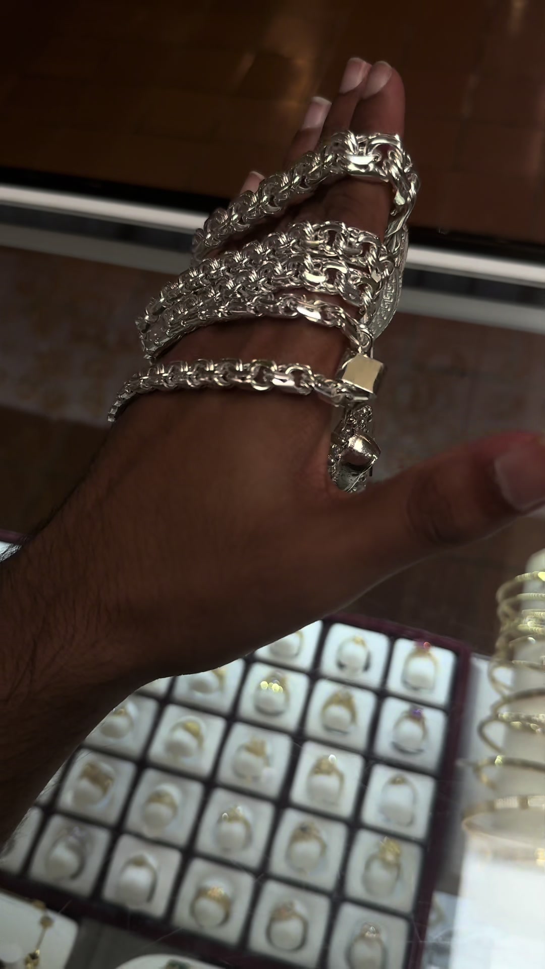 @AliJewelers