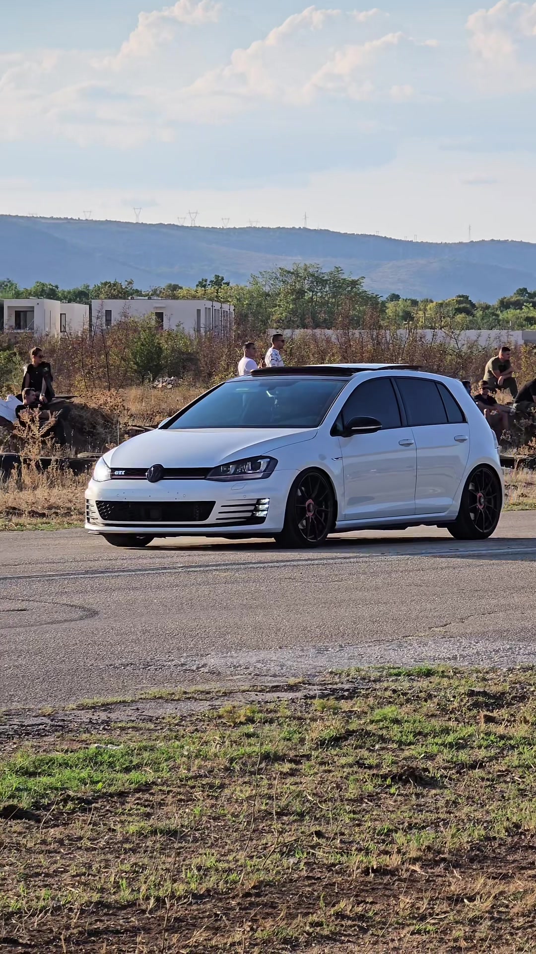 @WHITEGTI