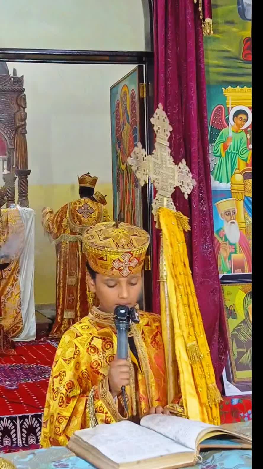 @ነቃ ጥበብ