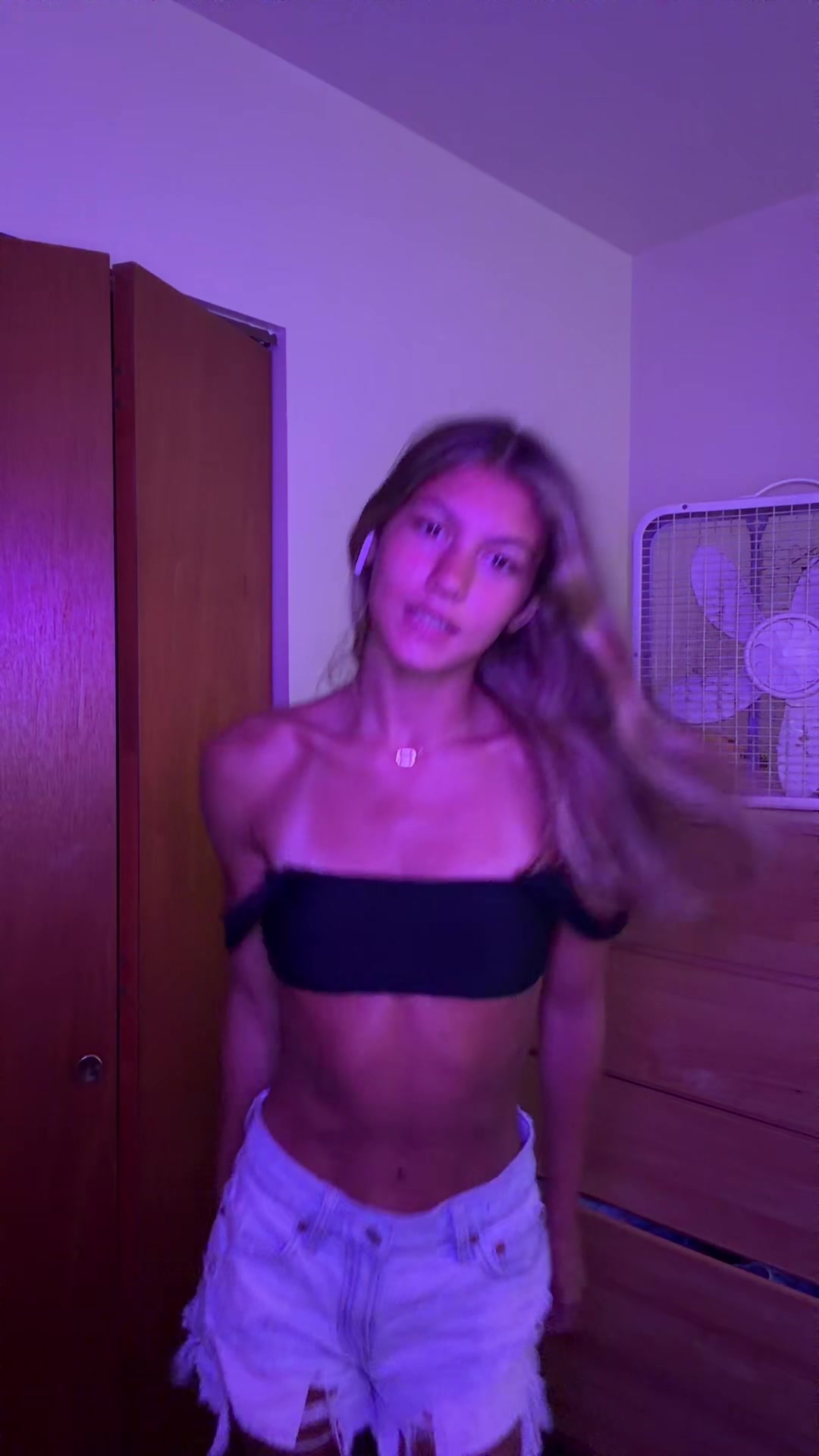 @theleahmae