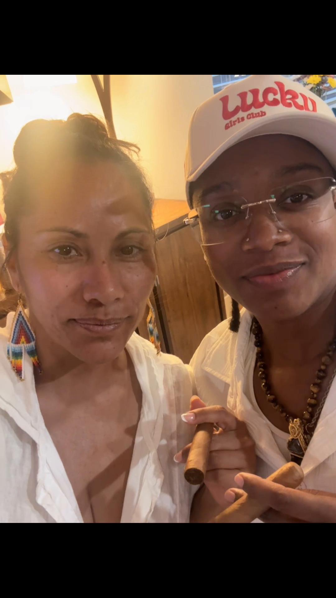 @Empress_Divinitea