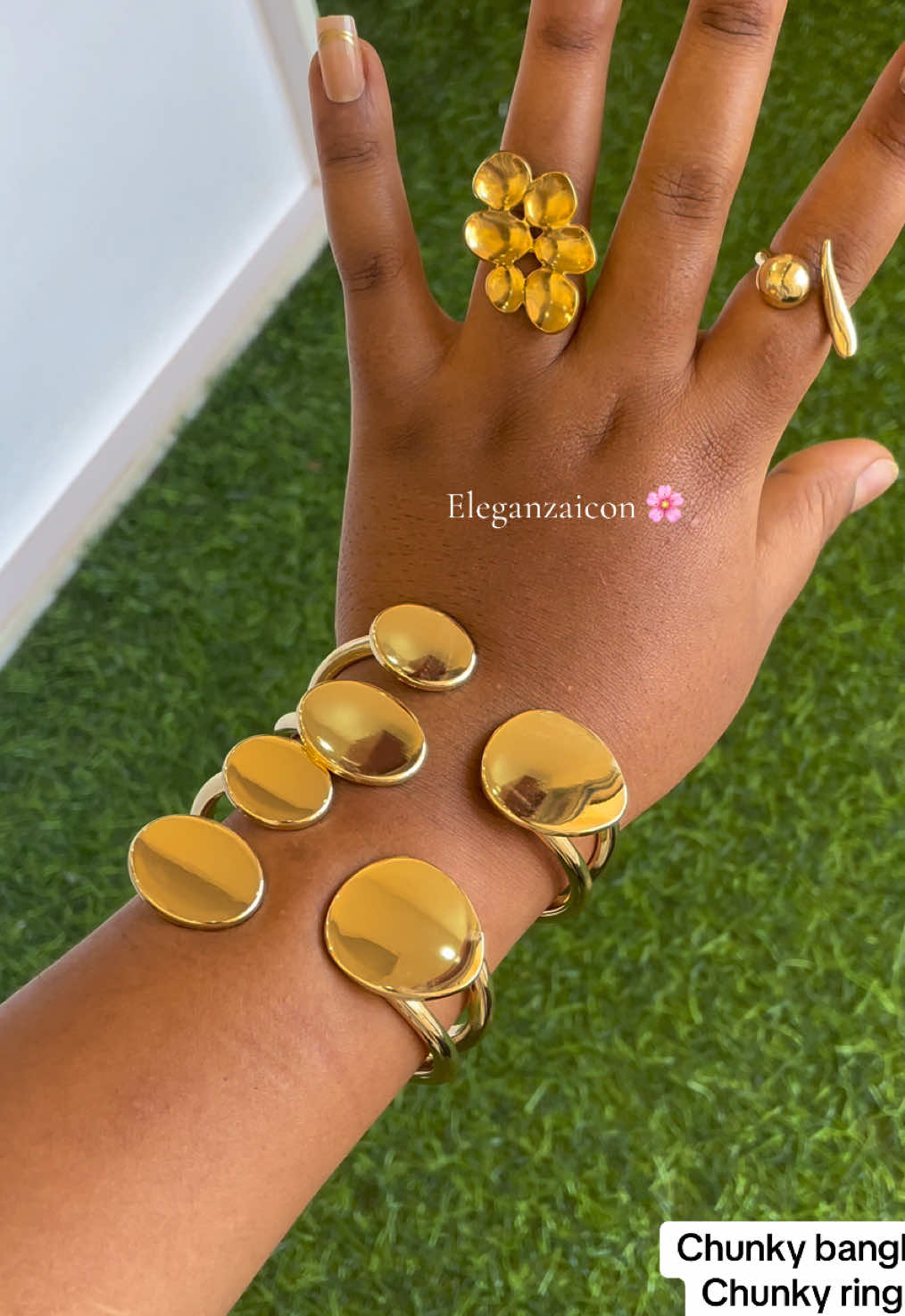 @ELEGANZAicon-jewelry/bag/heels