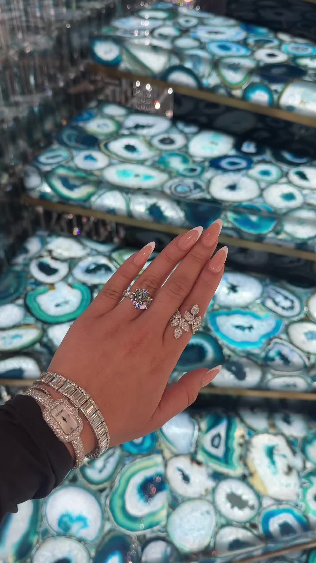 @Victoria Pristine💎