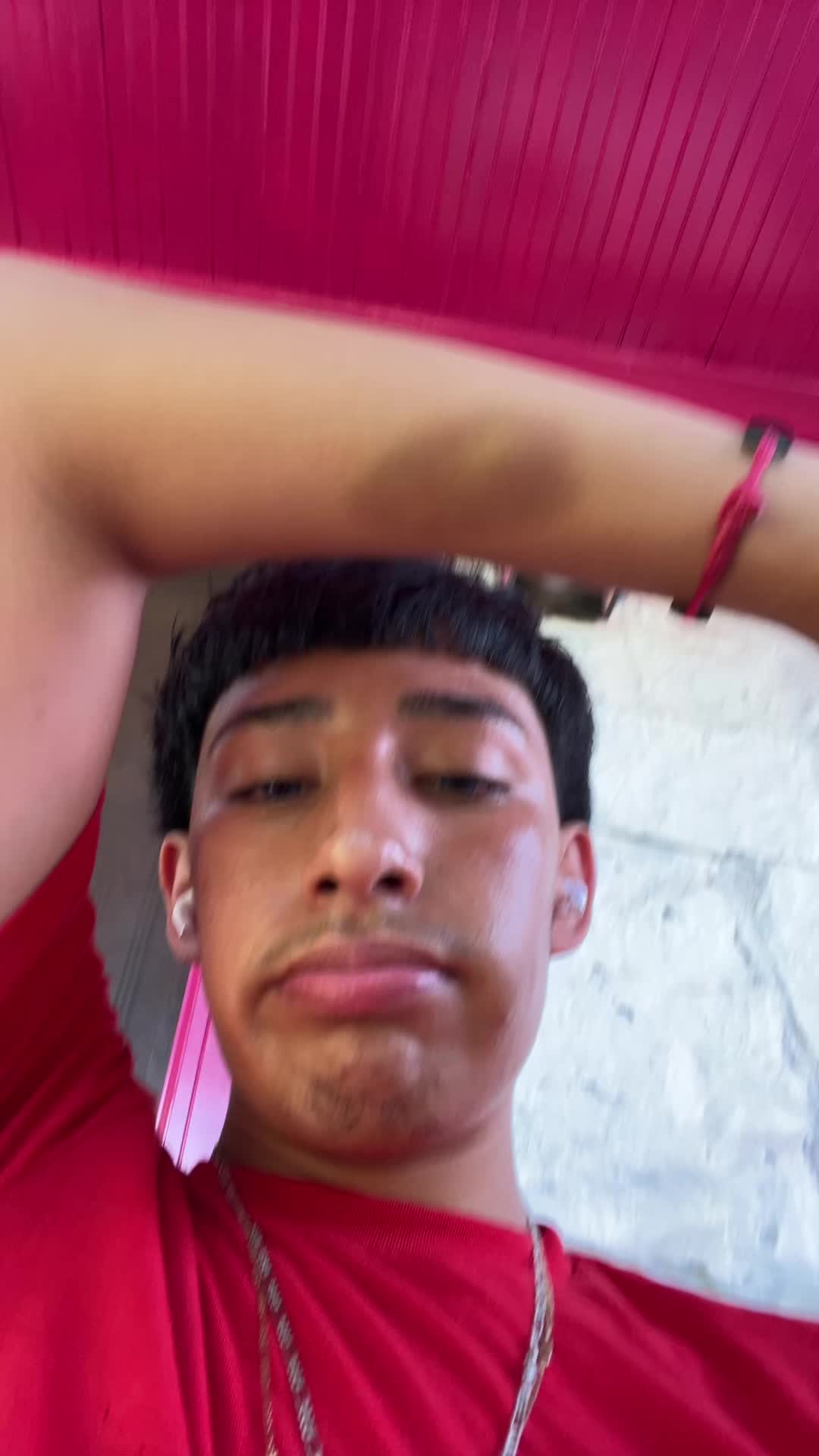 @￼