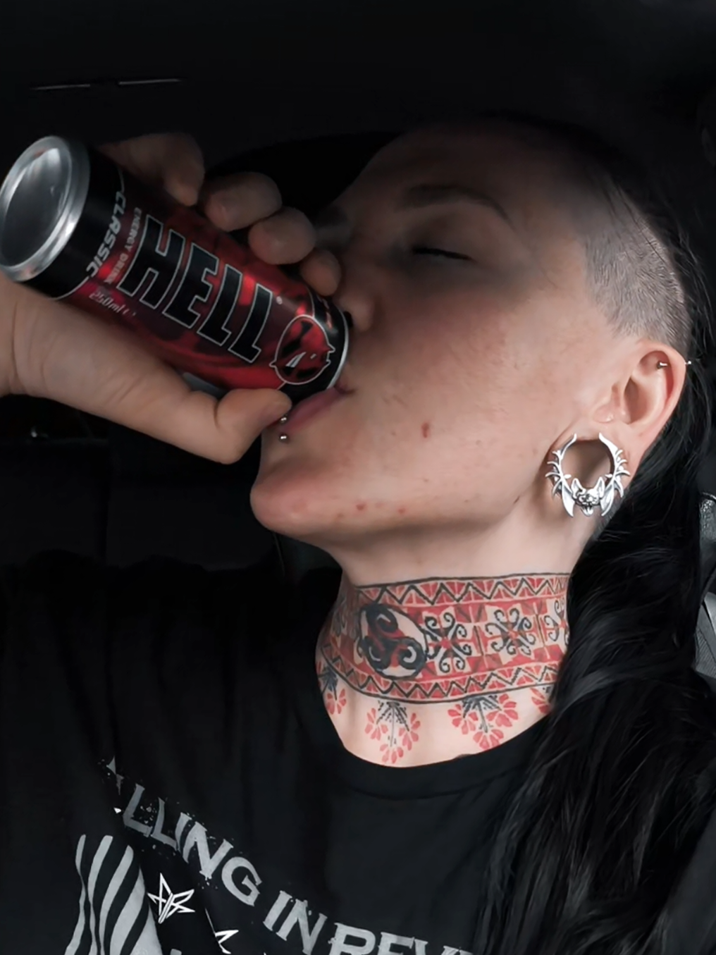 @Ninel_Metalgirl