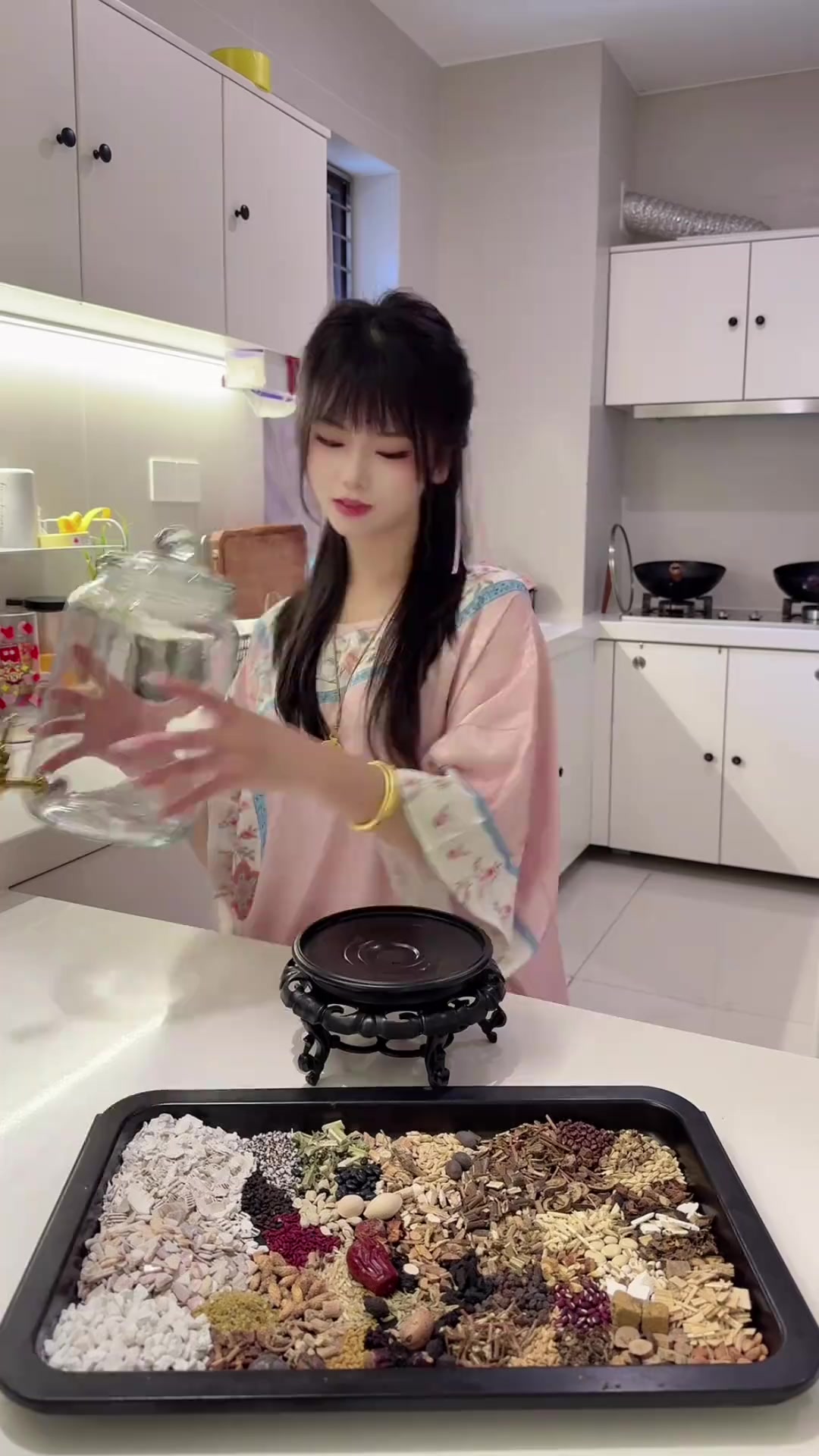 @干饭小困困