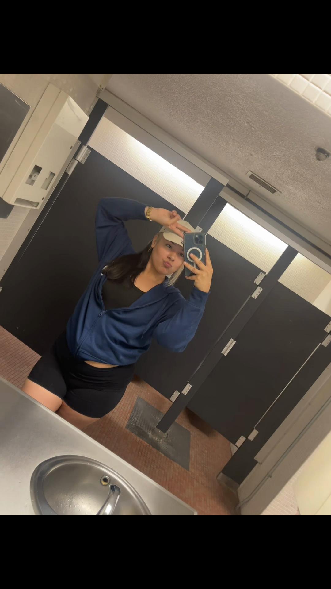 @monicajuanitaa